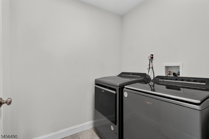 Second fl laundry