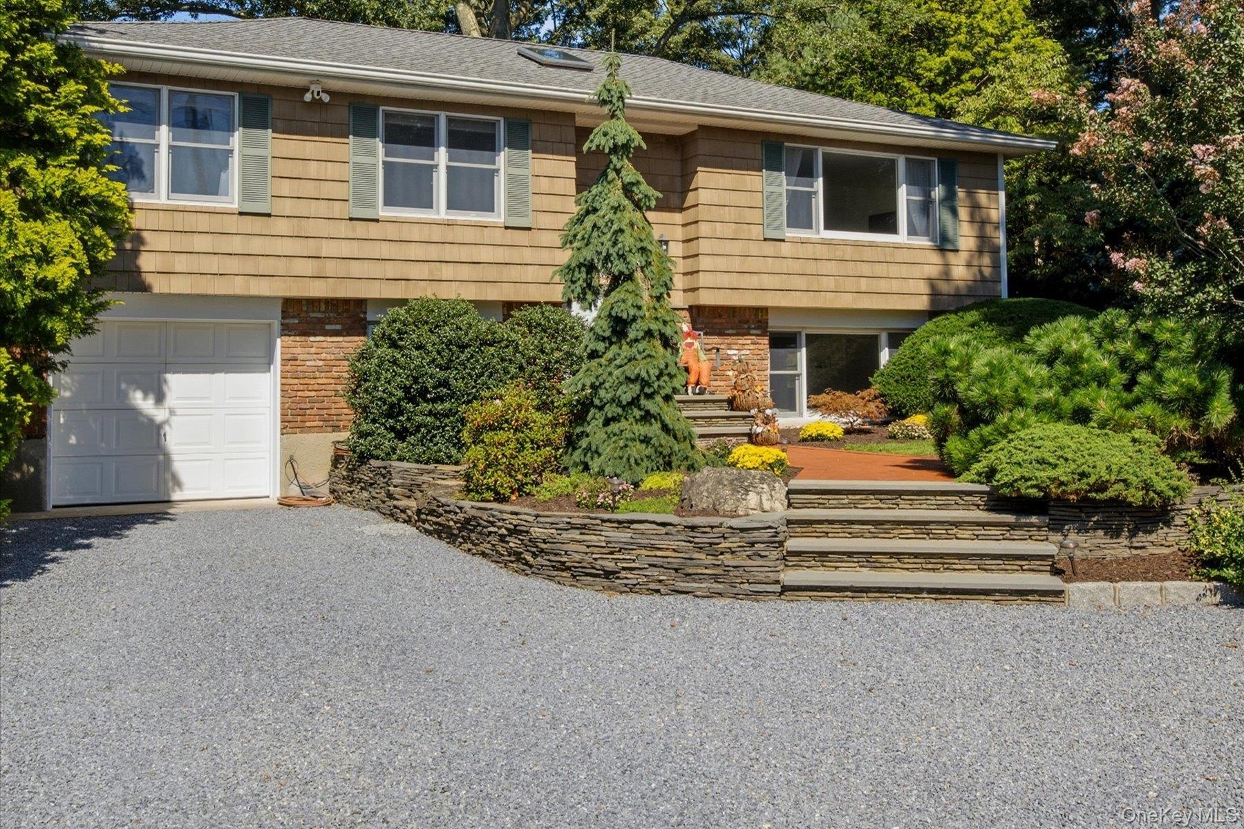 Large Driveway with ample parking