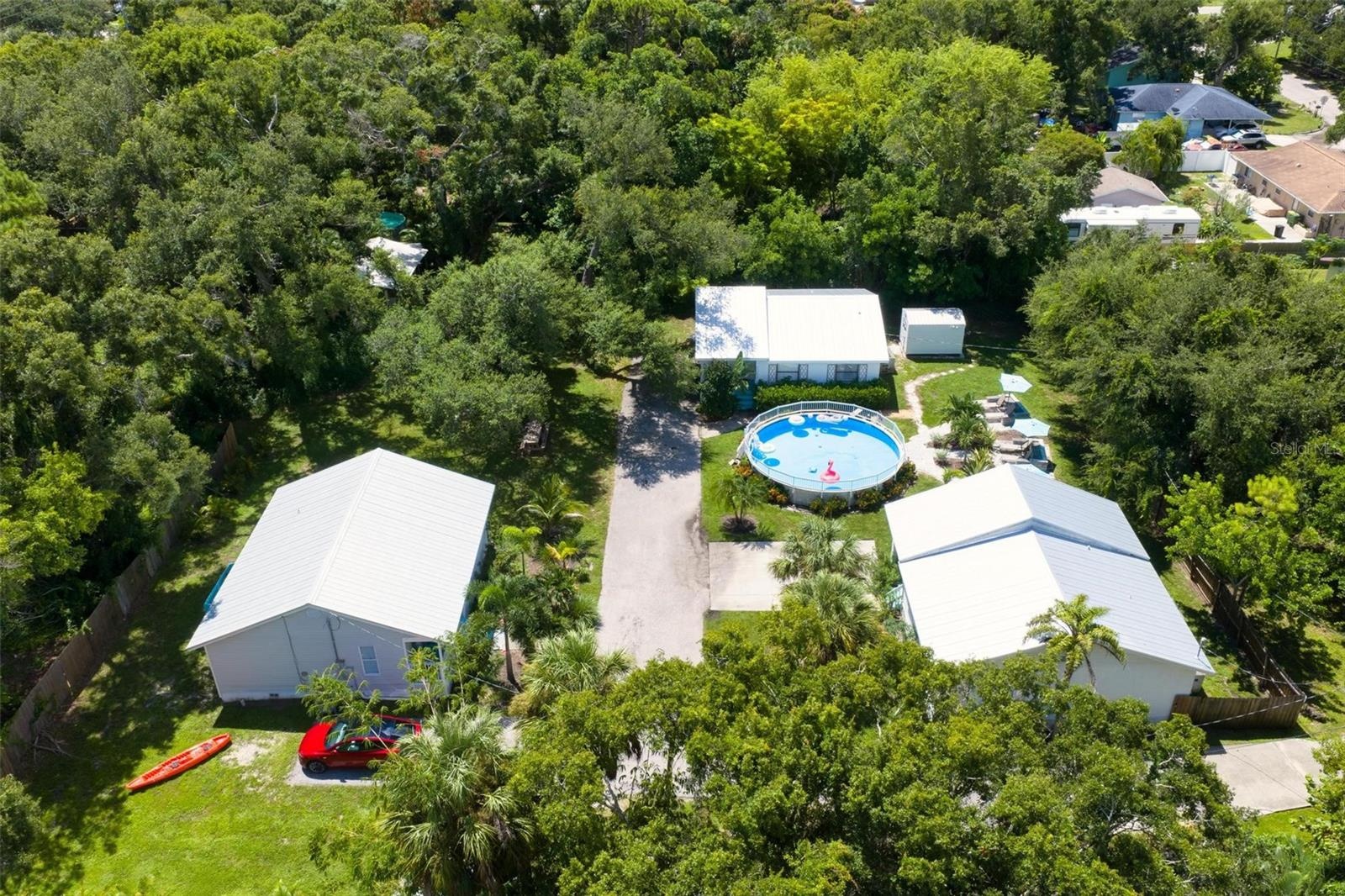 3 Homes 1 large Lot