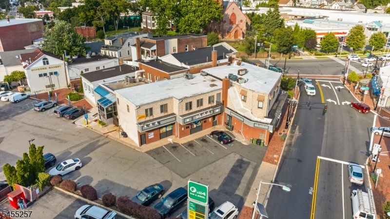 Northfield side w/ parking