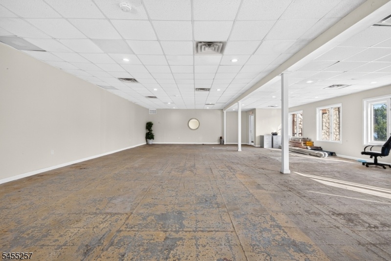 1800 sf commercial space