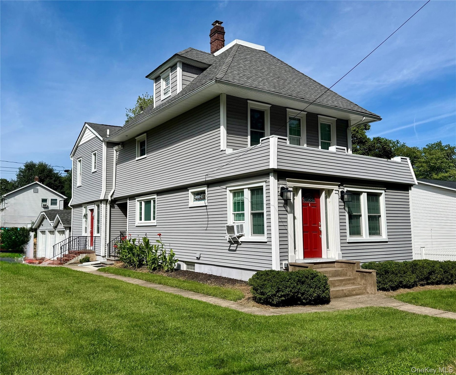 Side by Side Duplex with 3 Car Garage