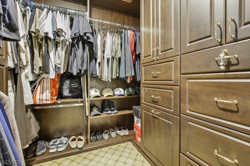 walk-in closet