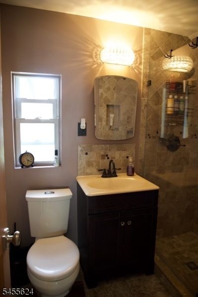 Level 2 Bathroom