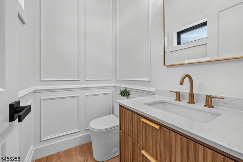 1st Fl powder room