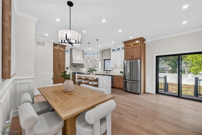 Dining into kitchen