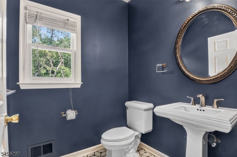 Powder room