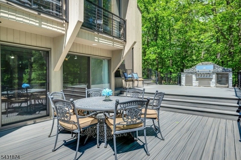 Expansive Deck, Grill Area