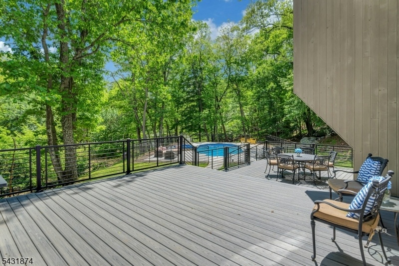 Expansive Entertainment Deck