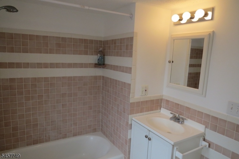 2nd floor bath