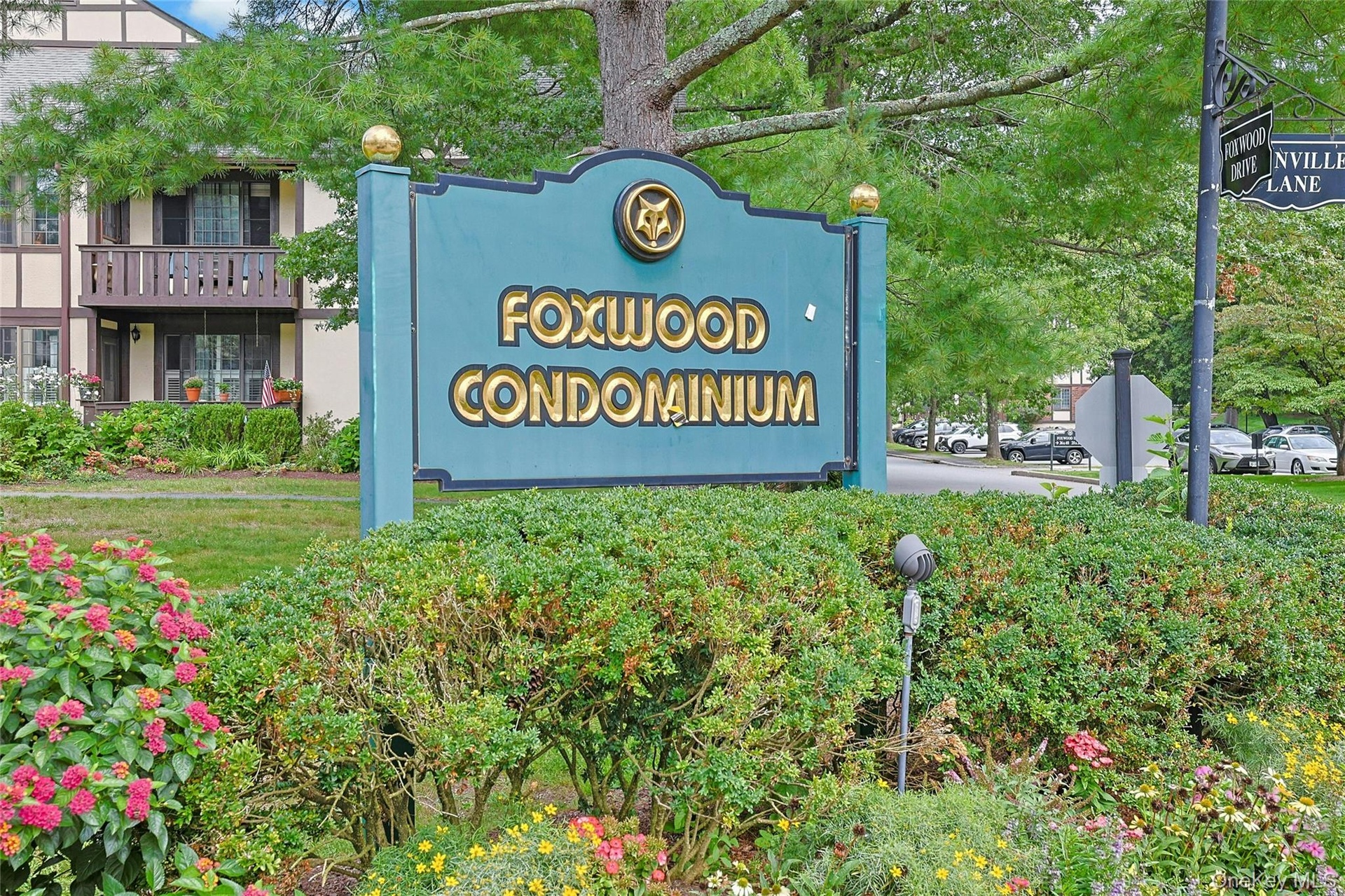 Welcome to Foxwood Condominium