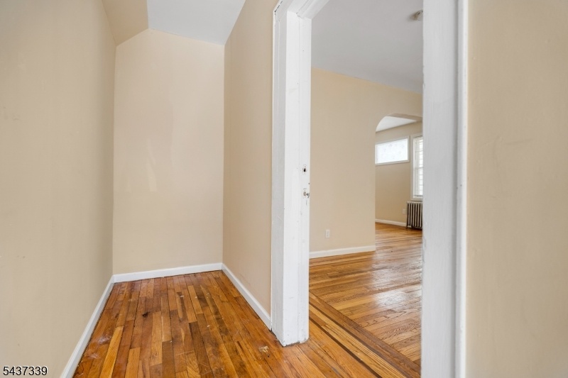 1st Floor Entrance Unit 1