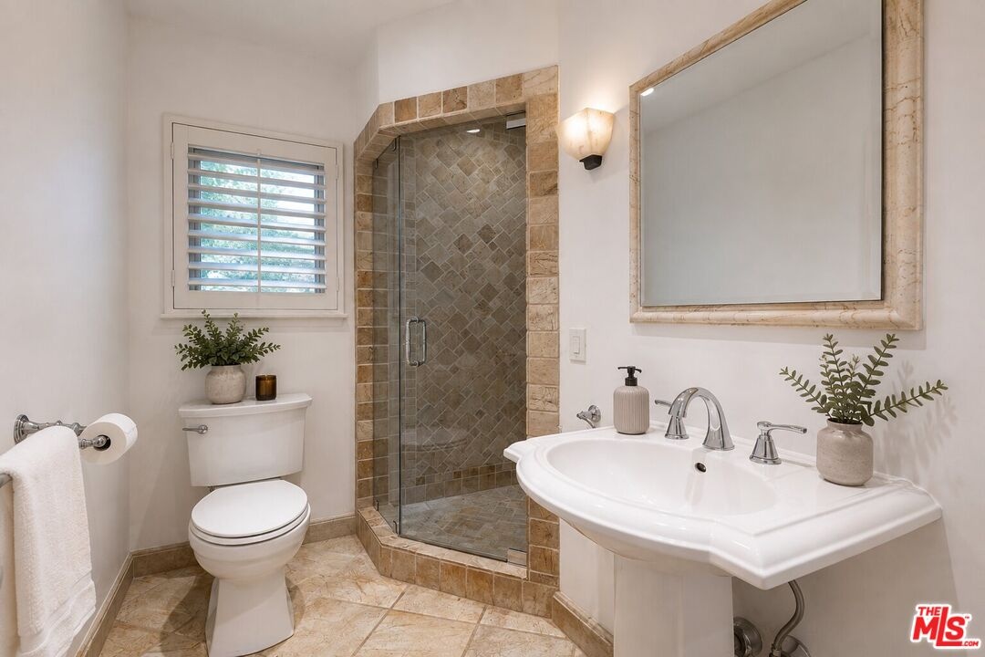 Virtually Staged - Bathroom