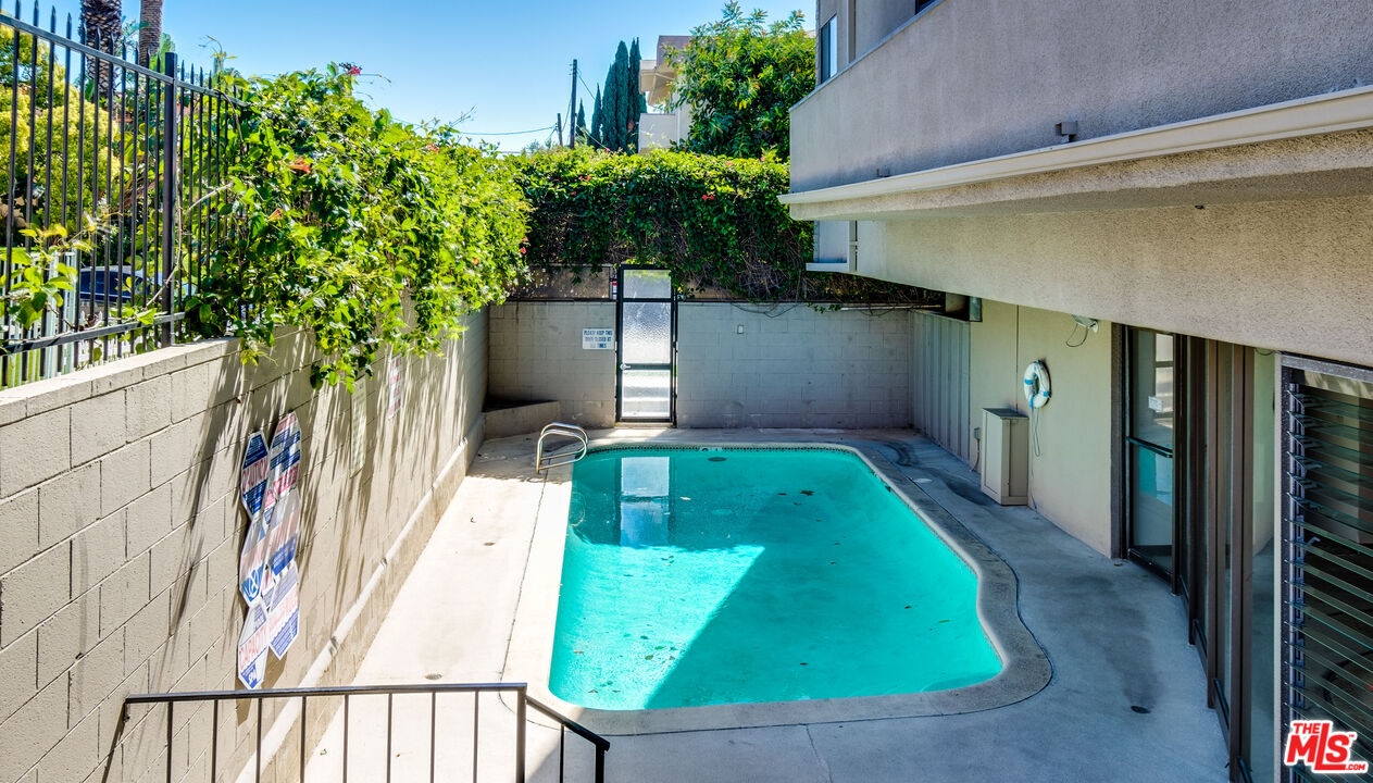 Association pool