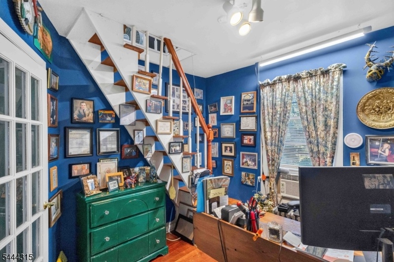 Bedroom/Office