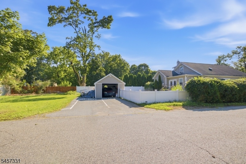 Detached Garage