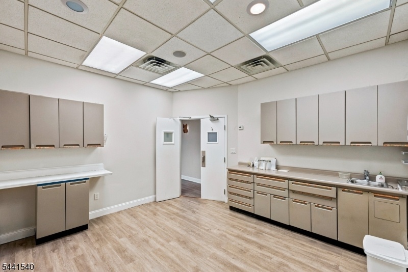 upper level room 1