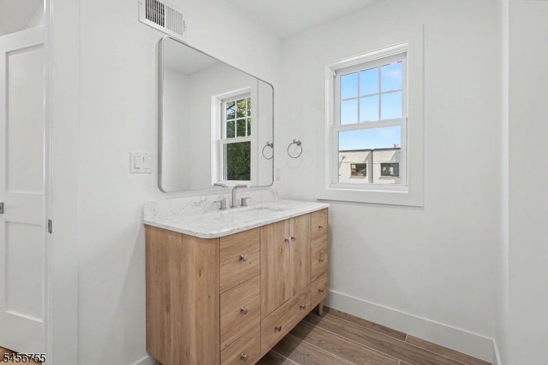 First Floor En-Suite