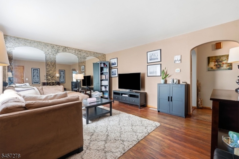 1 Fl living rom