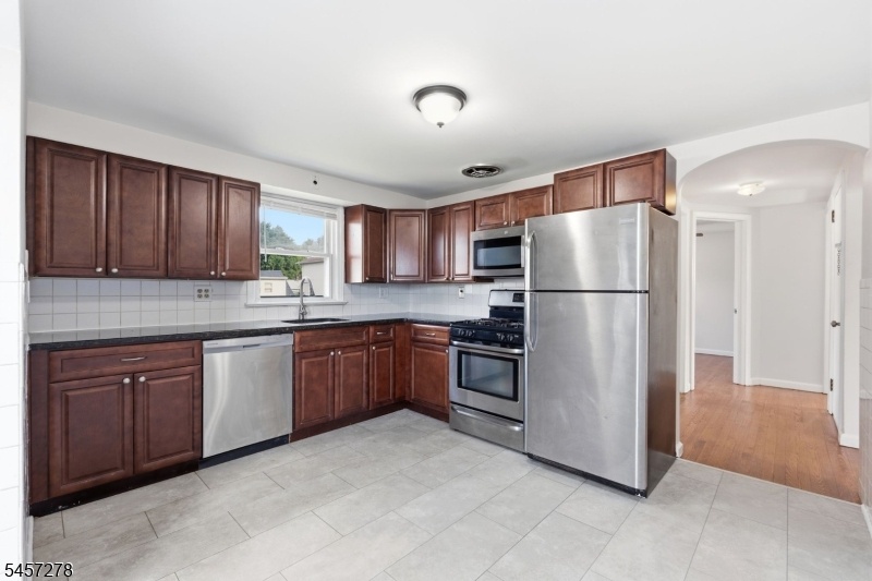 2 fl kitchen