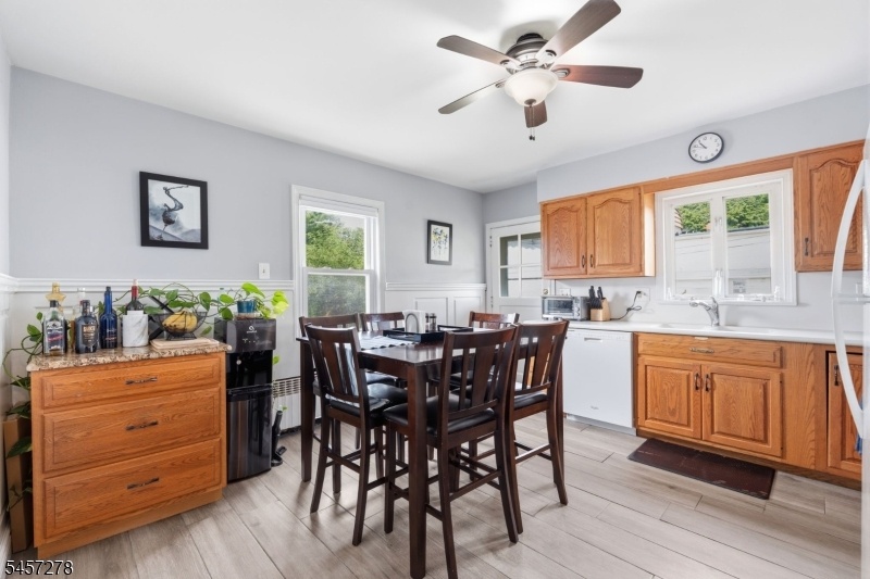1 fl kitchen