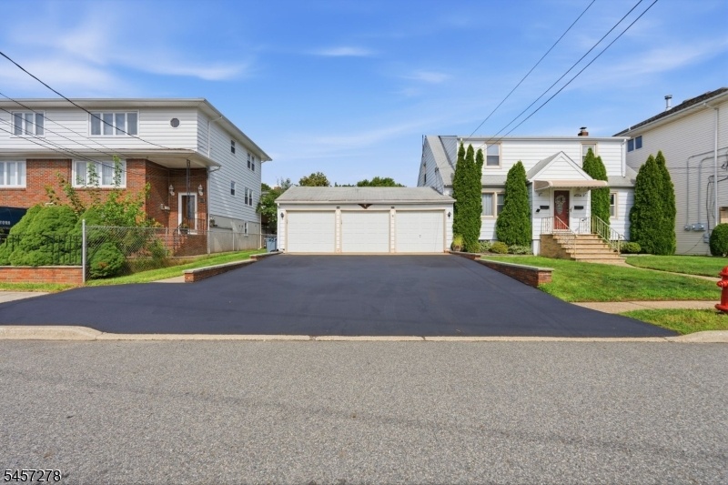 3 caR GARAGE