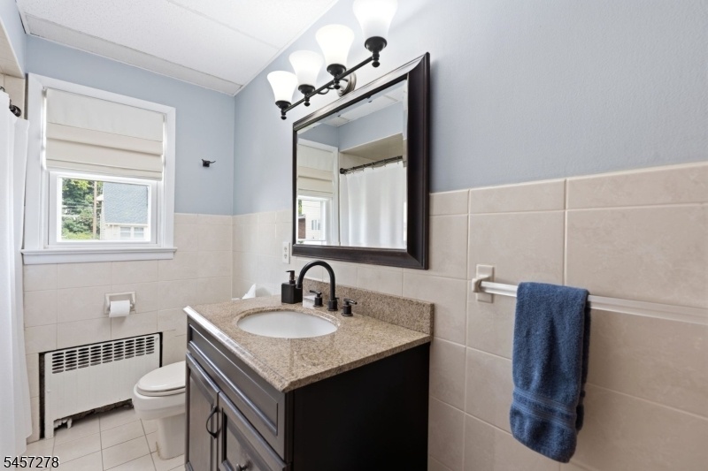 1st fl bath