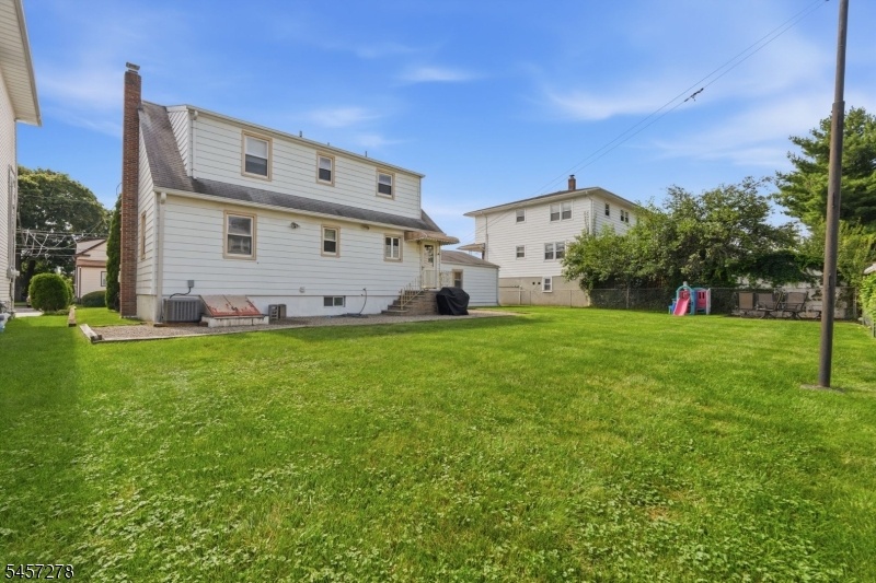 Expansive yard