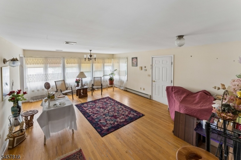 2nd flr living room