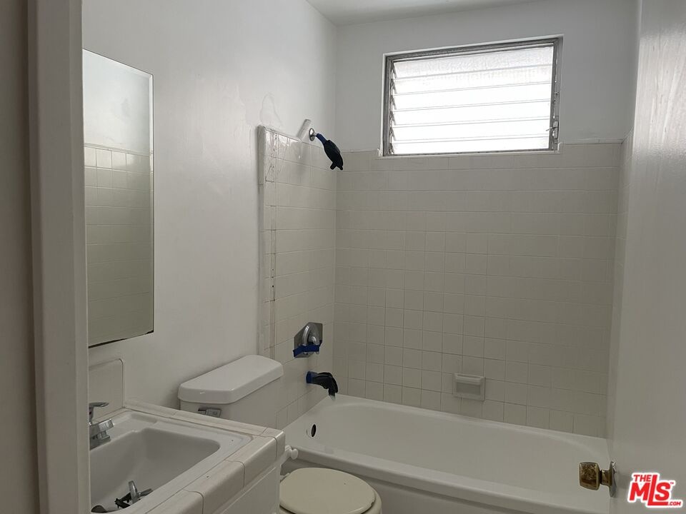 Unit 1 - 2 Bd + 1.5 Ba