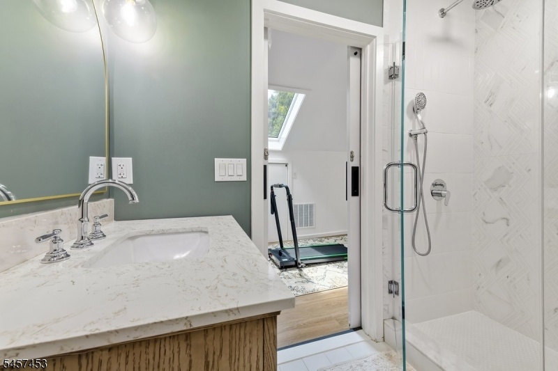 2nd floor bathroom