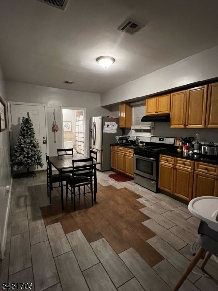 Apt Kitchen