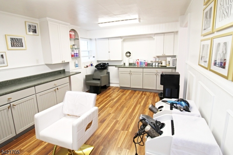 Salon