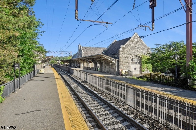 Manhattan Direct Train Line
