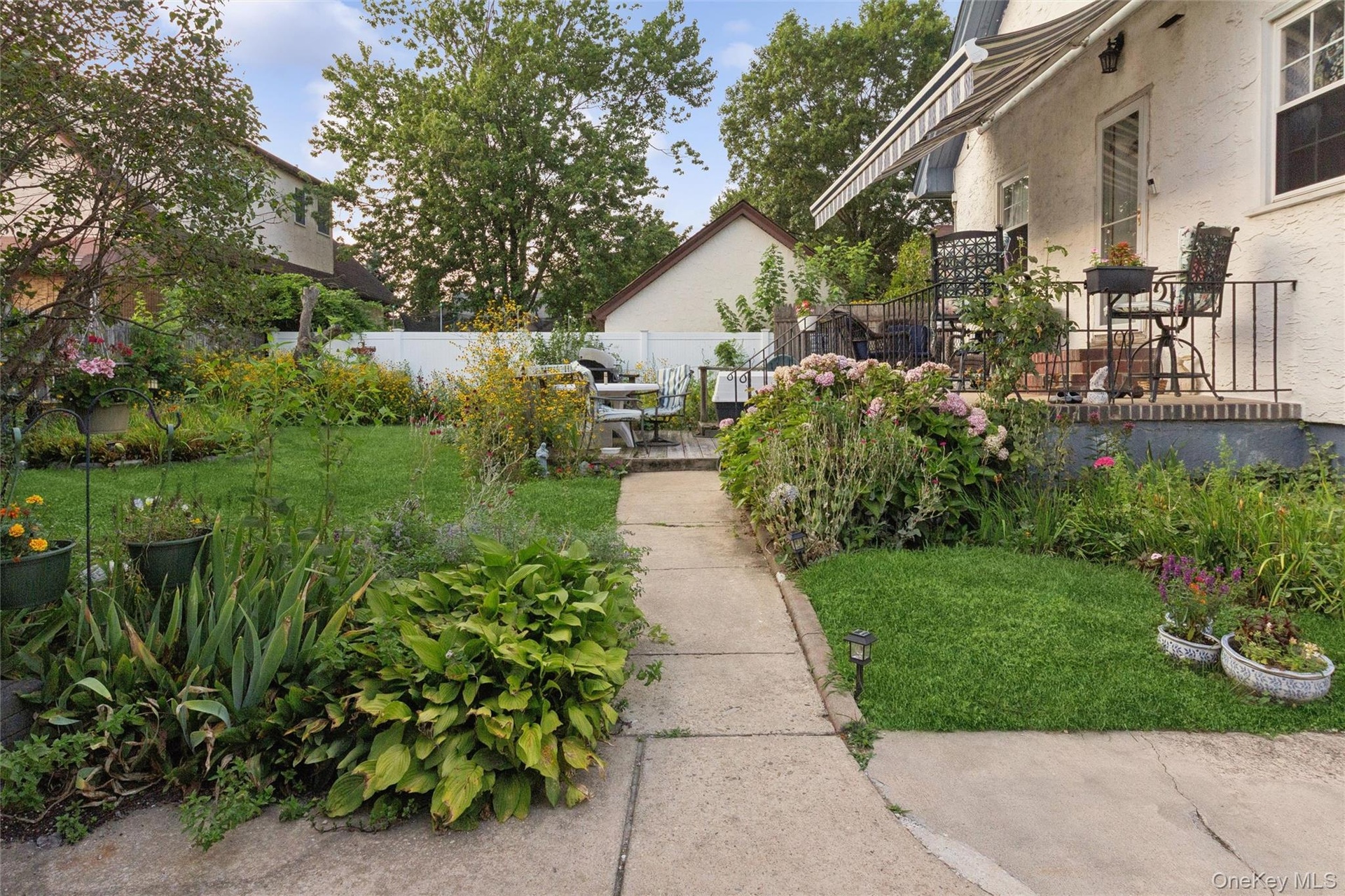 Some photos have been digitally enhanced or virtually staged. Original unaltered photos are available upon request.