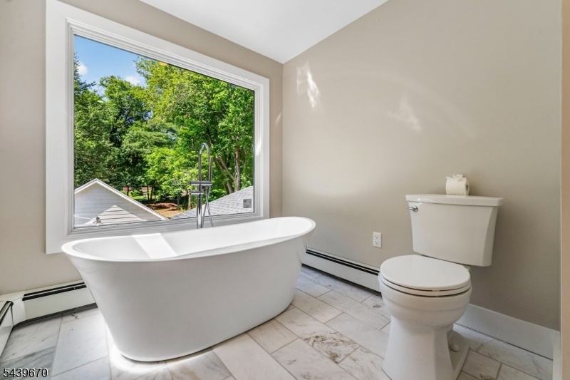soaking tub
