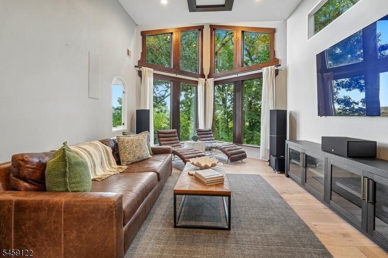 Fam Rm w/ high ceilings