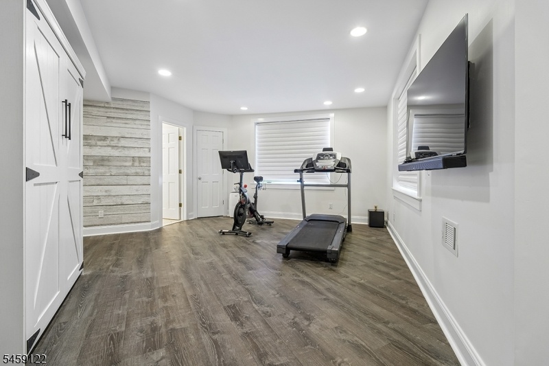 Rec Rm w/ Murphy Bed