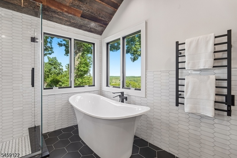Soaking Tub w/ stunning views