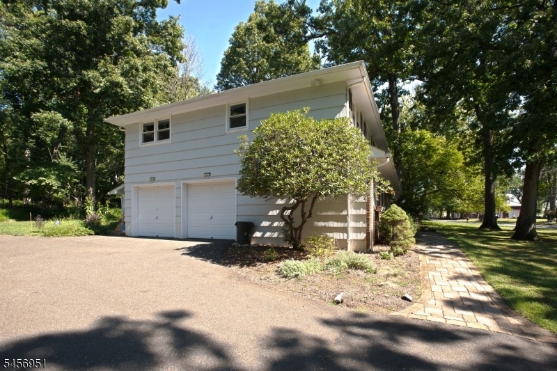 2 Car Garage