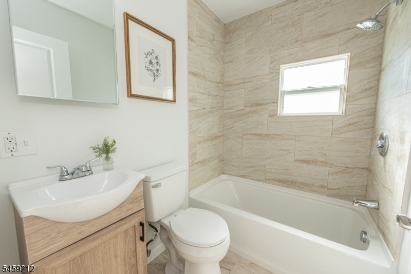 1st Floor Bathroom