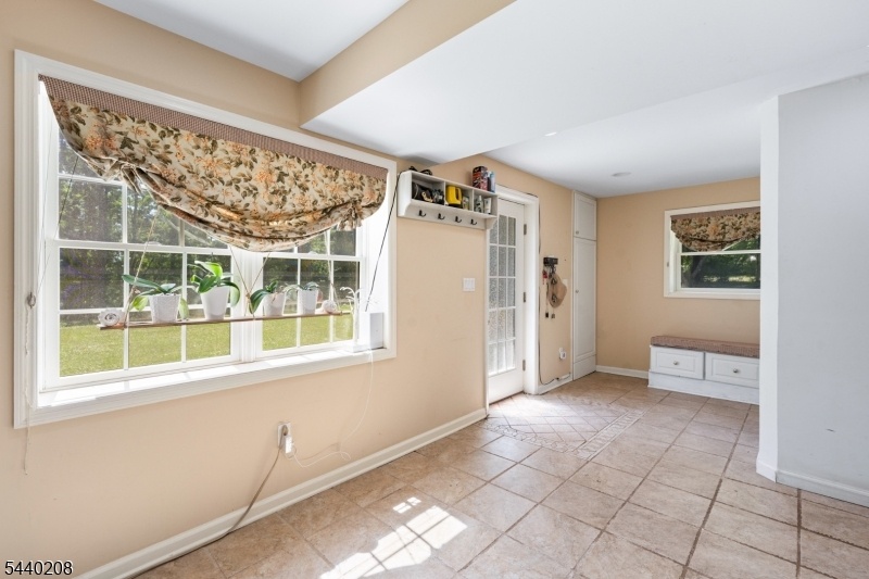 MUDROOM + WALKOUT