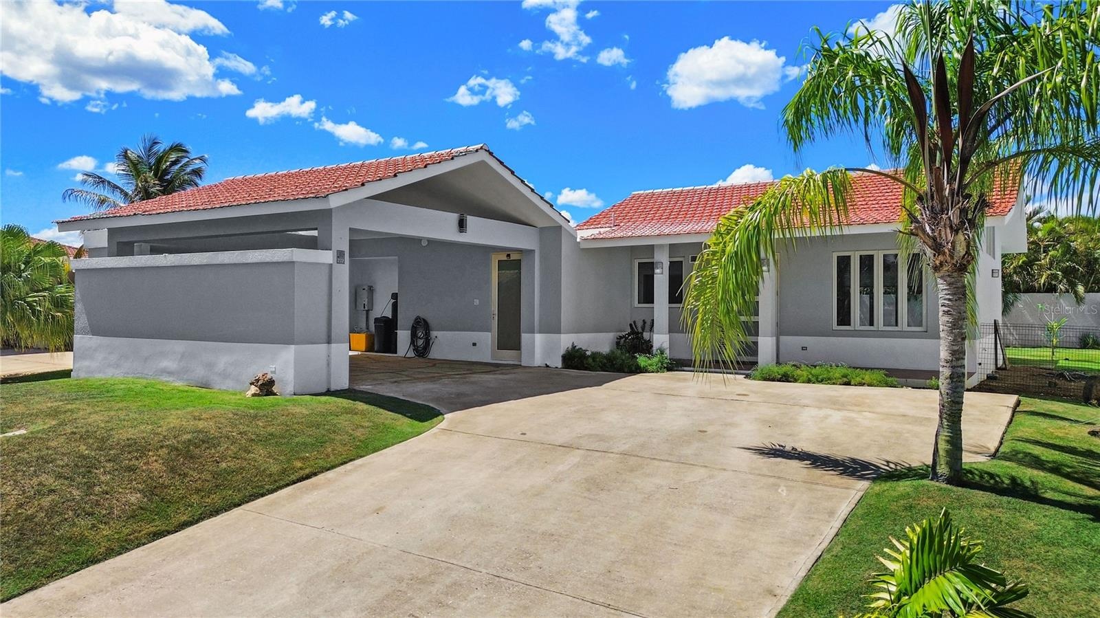 272 Camino del Guayacán offers a great opportunity to be a part of of the established community of Sabanera de Dorado.