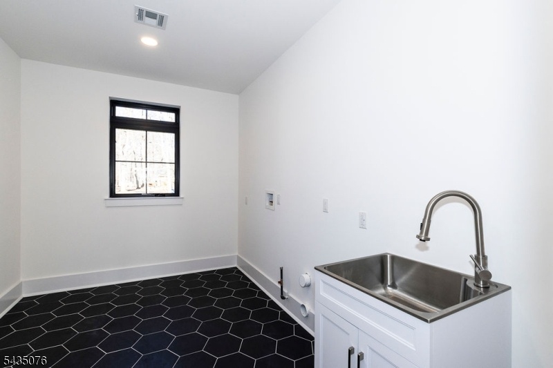 2nd floor laundry