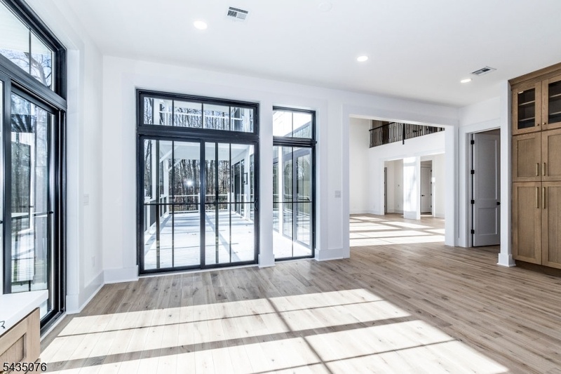 Kitchen eating area