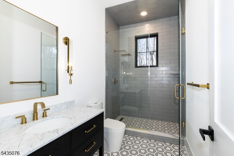 First floor ensuite bath