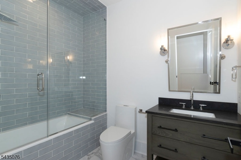 Ensuite bath