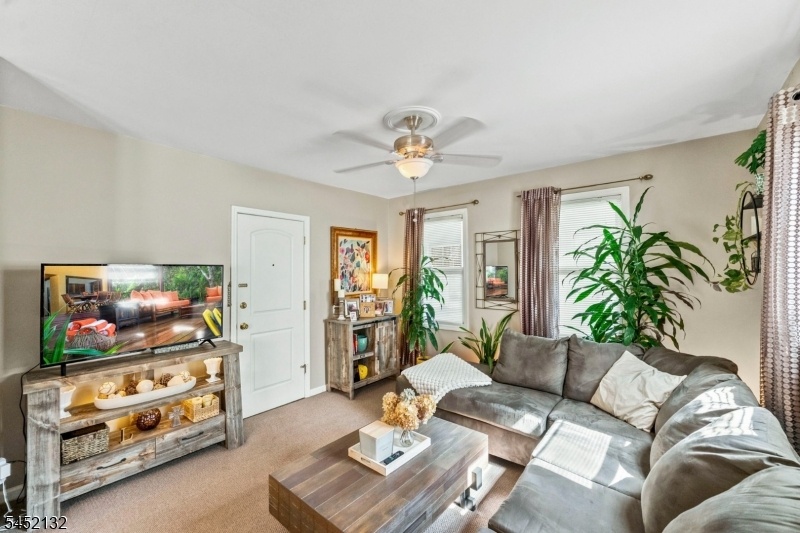 1st floor Living room