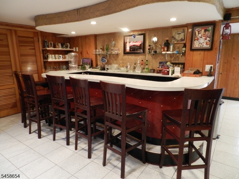 Finished Basement Wet Bar