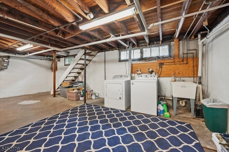 Basement / Laundry